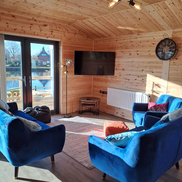 Ferry Lodge | Living Area